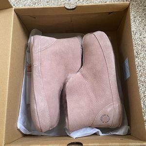 Pink Dearfoam Fireside Slippers